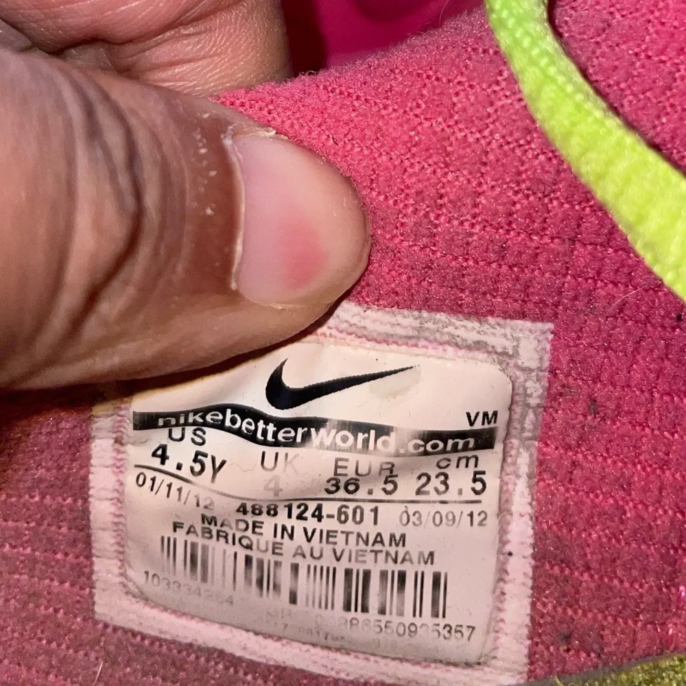 Nike Air Max 2012 Size 4.5 Kids Pink-Light Green Athletic Shoe